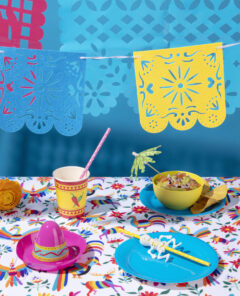 hermosa-decoracion-de-fiesta-mexicana-con-comida